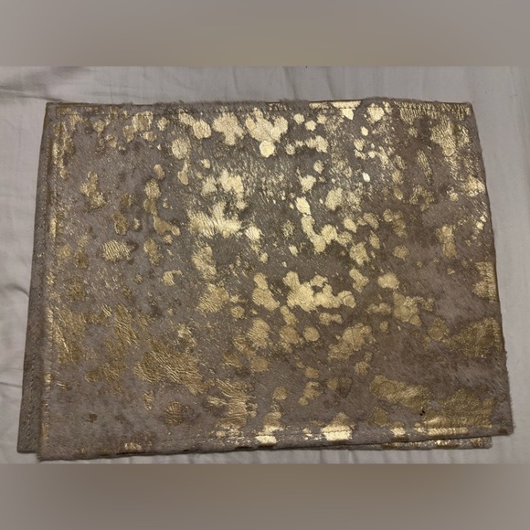 Miriam White/Gold Speckle Hair-On-Hide Placemat Set Of 6 Rectangle) - Picture 4 of 11